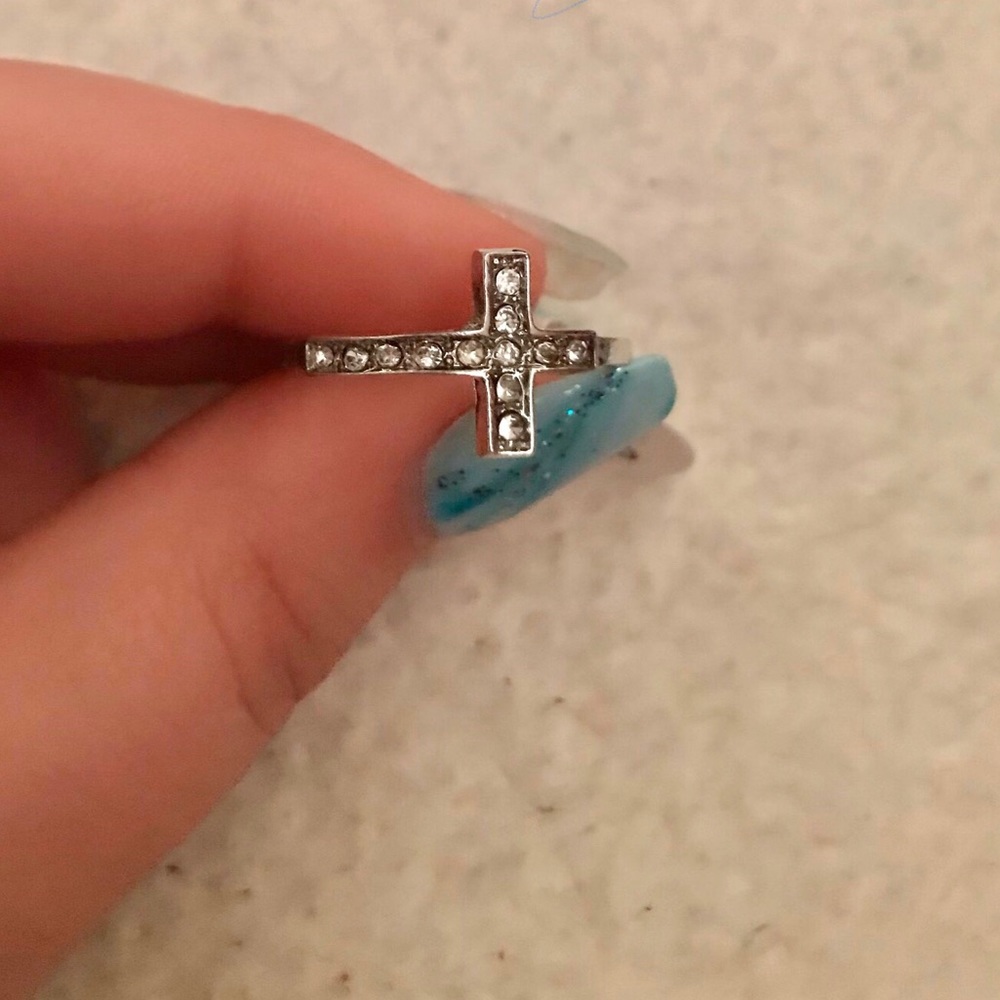❣️Cross Ring❣️
